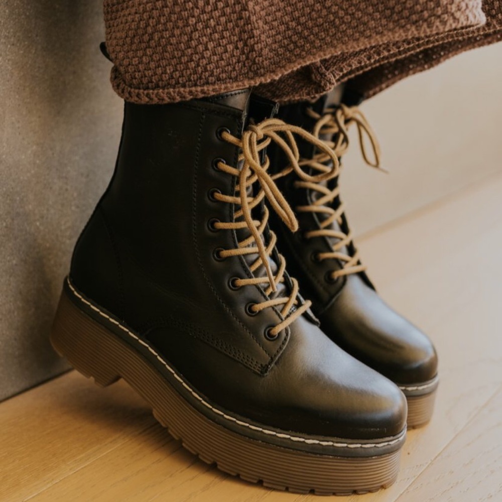 EUC Roolee Elvis Platform Boots